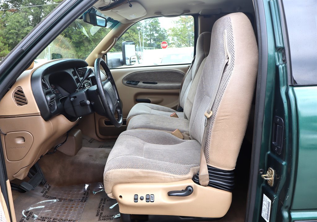 Used 2000 Dodge Ram 2500 Truck 2WD Quad Cab image 21