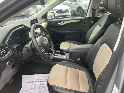 Used 2021 Ford Escape Titanium w/ Titanium Elite Package AWD/4WD image 20