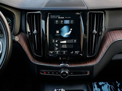 Used 2019 Volvo XC60 T6 Inscription w/ Protection Package Premier image 12