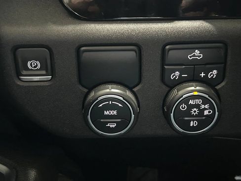 Used 2023 Chevrolet Silverado 1500 RST w/ Rally Edition RWD image 21