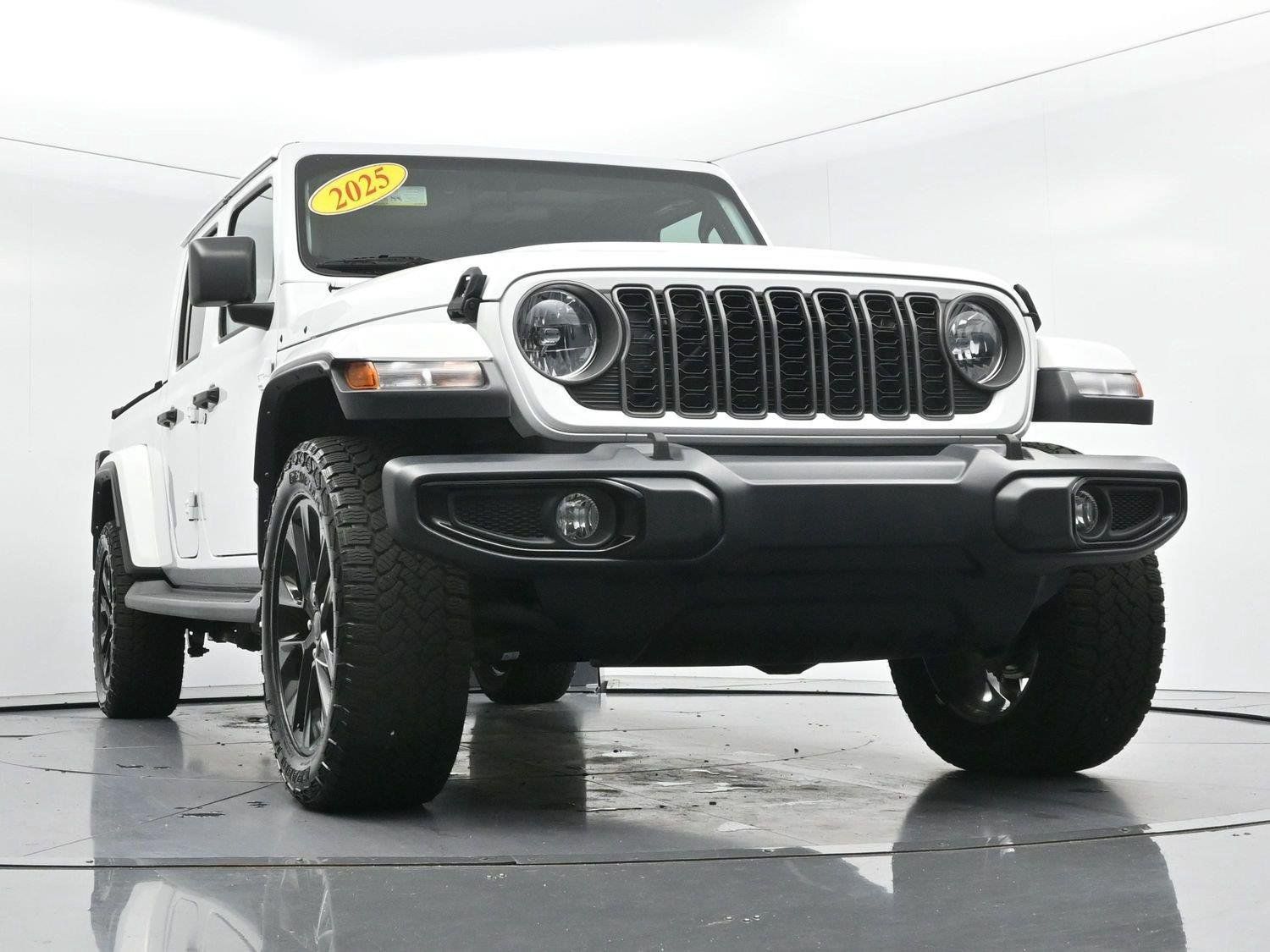Used 2025 Jeep Gladiator Sport AWD/4WD image 42