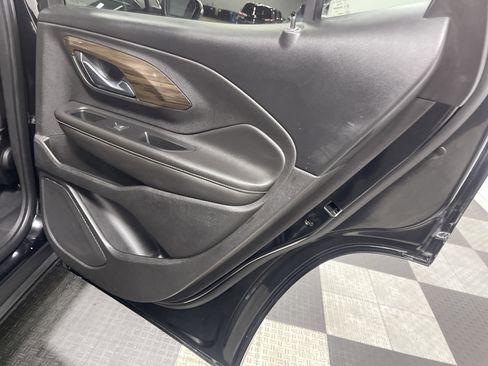 Used 2019 GMC Terrain Denali w/ GMC Pro Grade Package AWD/4WD image 19
