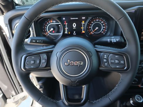 New 2026 Jeep Gladiator Sport AWD/4WD image 3