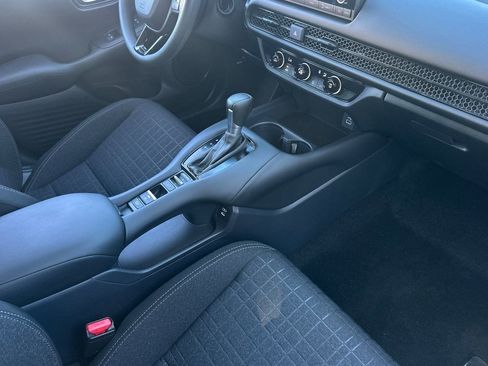 Certified 2025 Honda HR-V LX image 31