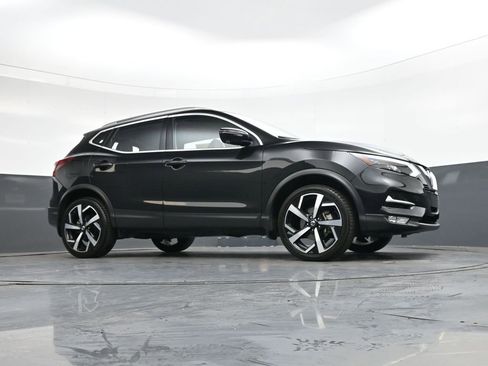 Used 2022 Nissan Rogue Sport SL w/ Premium Package image 35