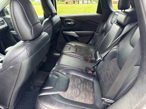 Used 2022 Jeep Cherokee Latitude AWD/4WD image 28