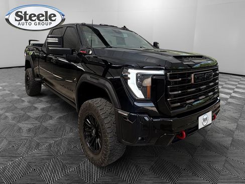 Used 2025 GMC Sierra 2500 AT4X AWD/4WD image 7