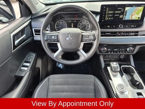 Used 2025 Mitsubishi Outlander SE AWD/4WD image 17