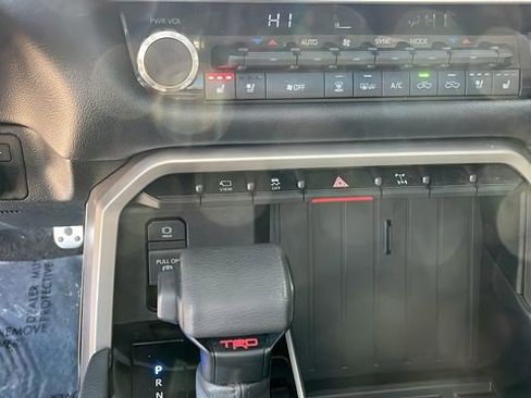 Used 2022 Toyota Tundra Limited w/ TRD Off-Road Package image 13