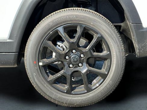 New 2026 Jeep Compass Latitude image 24