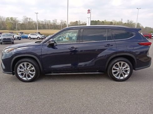 Used 2023 Toyota Highlander Limited image 6