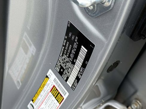 Used 2025 Toyota Grand Highlander AWD image 26
