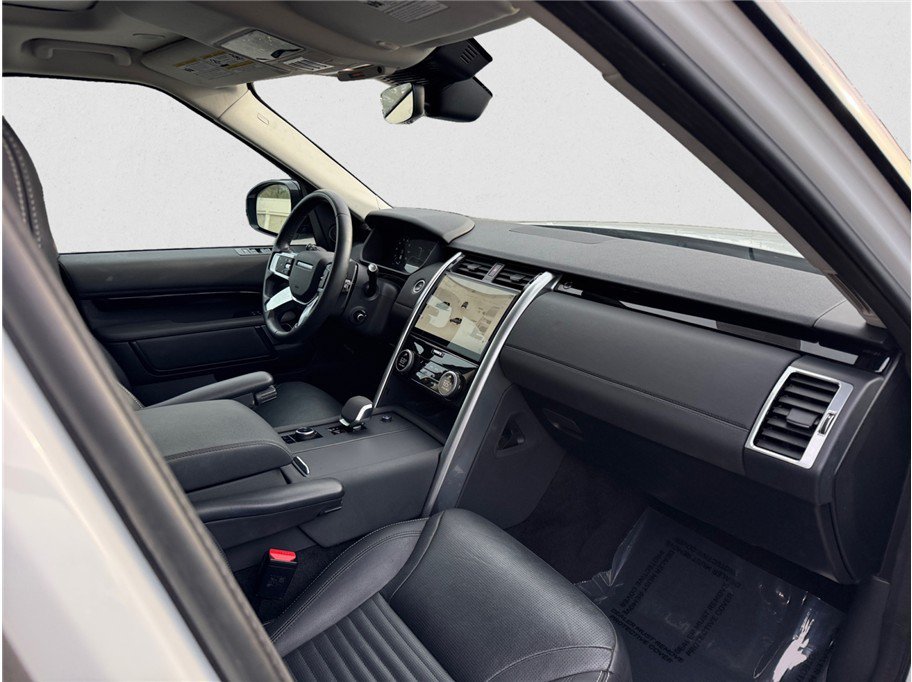 Used 2024 Land Rover Discovery S AWD/4WD image 13