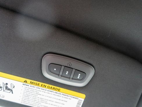 New 2026 Chrysler Pacifica Limited w/ Uconnect Theater Family Group image 27