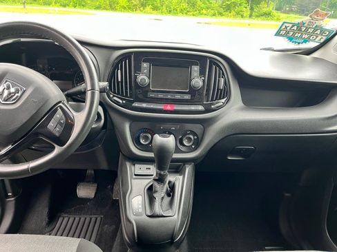 Used 2019 RAM ProMaster City Tradesman SLT FWD image 12