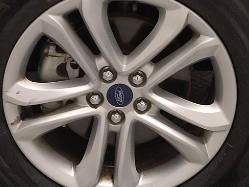 Used 2019 Ford Edge SEL FWD image 31