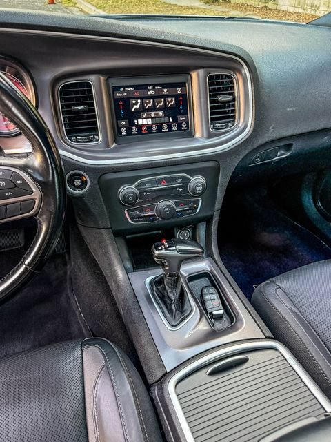 Used 2022 Dodge Charger SXT w/ Leather Interior Group RWD image 6