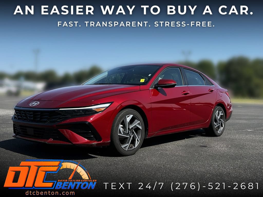 Used 2025 Hyundai Elantra Limited FWD image 2