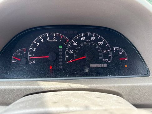 Used 2005 Toyota Camry XLE w/ VSC & Side Airbag Pkg FWD image 18
