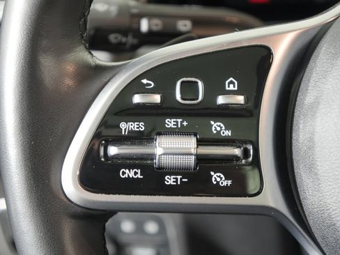 Certified 2022 Mercedes-Benz GLB 250 4MATIC image 22