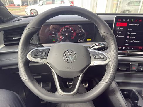 New 2026 Volkswagen Tiguan SE R-Line image 12