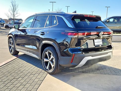 New 2026 Volkswagen Tiguan SE image 2