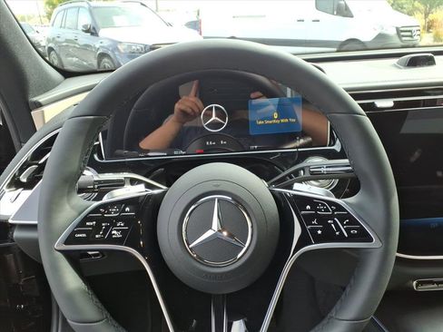 New 2026 Mercedes-Benz E 450 4MATIC Sedan image 19