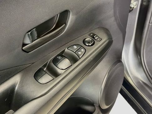Used 2022 Nissan Kicks S FWD image 18