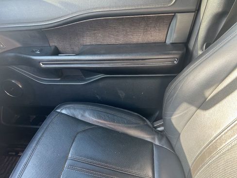 Used 2018 Ford Expedition Limited AWD/4WD image 9