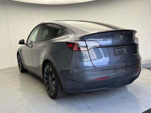 Used 2023 Tesla Model Y Performance image 4