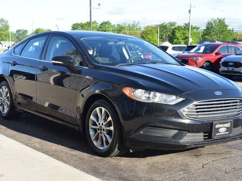 Used 2017 Ford Fusion SE w/ Fusion SE Technology Package FWD image 10