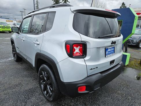 Used 2018 Jeep Renegade Altitude image 3