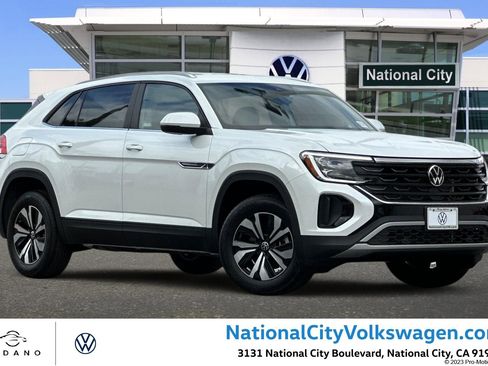 New 2026 Volkswagen Atlas Cross Sport SE image 1