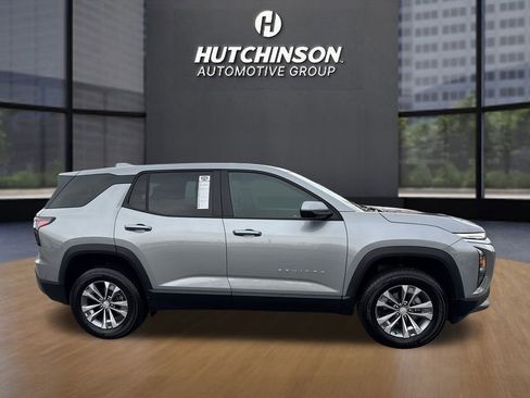 Certified 2025 Chevrolet Equinox LT image 2