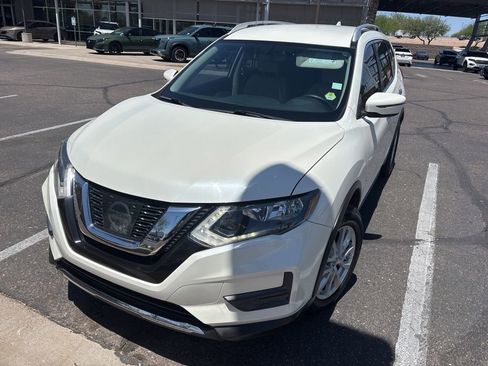 Used 2017 Nissan Rogue SV FWD image 3