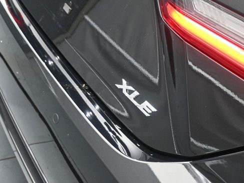 Used 2025 Toyota Camry XLE w/ Premium Plus Package FWD image 9