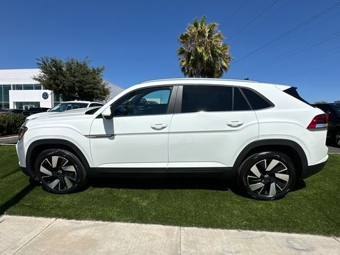 Certified 2024 Volkswagen Atlas Cross Sport SE AWD/4WD image 7