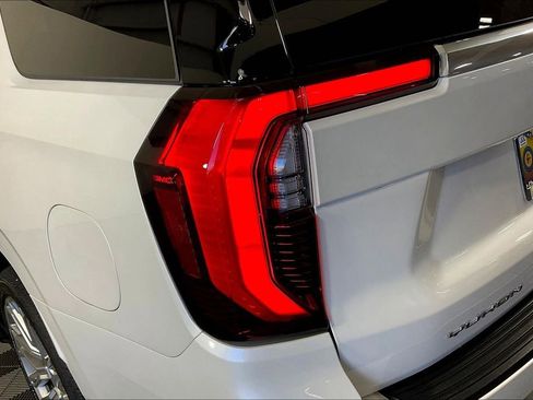 Used 2025 GMC Yukon Denali w/ Denali Reserve Package image 43