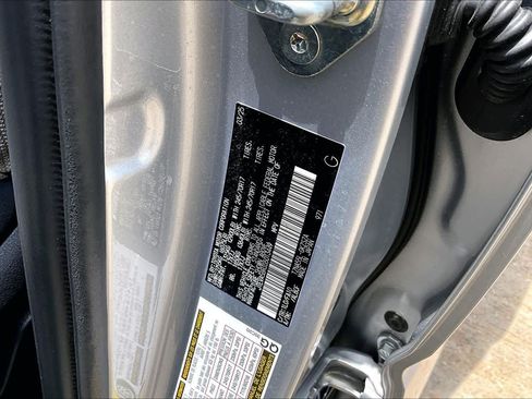 Used 2025 Toyota 4Runner SR5 AWD/4WD image 34