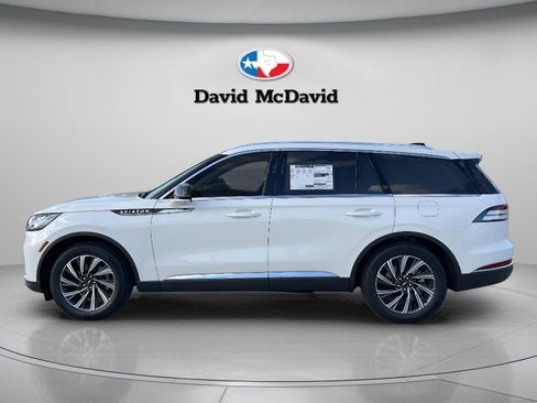 New 2026 Lincoln Aviator 2WD image 4