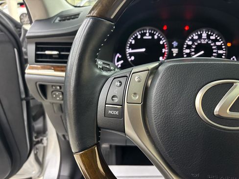 Used 2014 Lexus ES 350 w/ Luxury Package FWD image 28