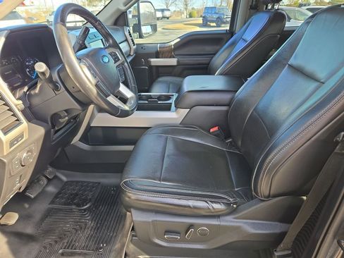 Used 2019 Ford F250 Lariat w/ Chrome Package image 17