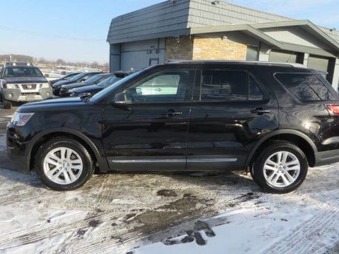 Used 2019 Ford Explorer XLT w/ Equipment Group 201A image 6