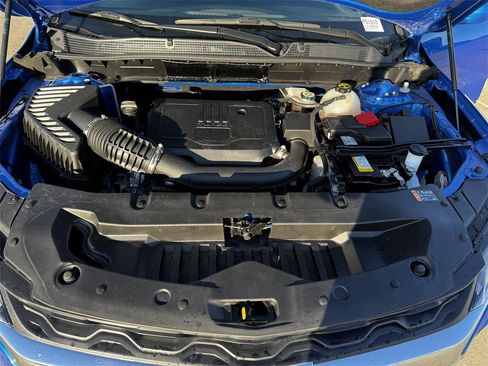 Used 2025 Chevrolet Blazer LT image 32