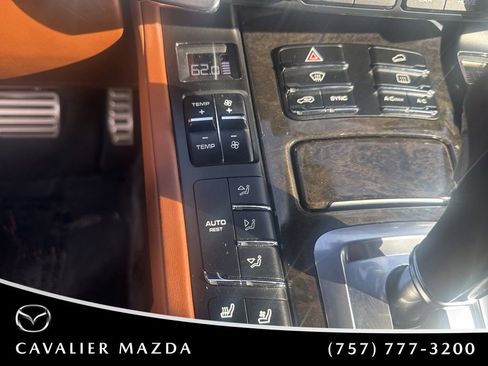 Used 2018 Porsche Cayenne Turbo AWD/4WD image 21