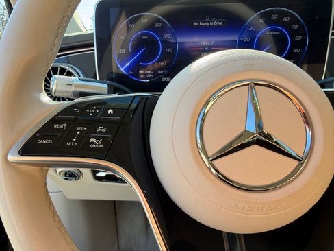 Used 2022 Mercedes-Benz EQS 450+ Sedan image 17