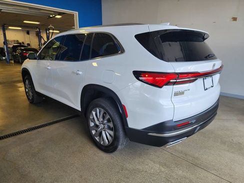 Used 2026 Buick Enclave Preferred FWD image 2