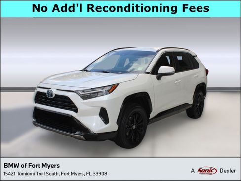 Used 2022 Toyota RAV4 SE w/ Convenience Package image 1