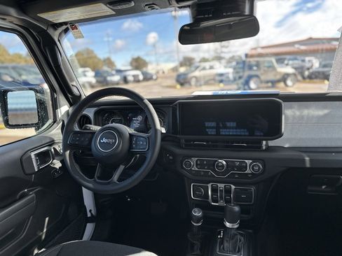 Used 2025 Jeep Gladiator Sport image 17