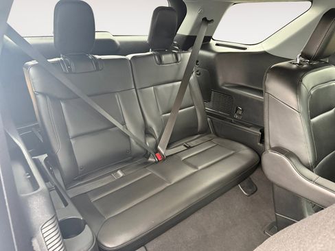 Certified 2022 Ford Explorer XLT w/ Equipment Group 202A image 19